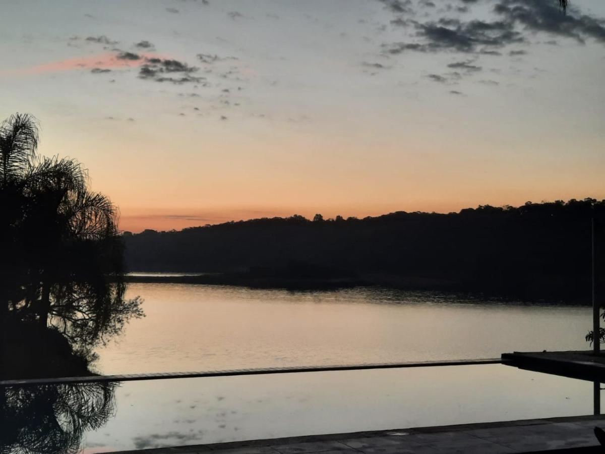 Chacara casa de artista a beira da represa Ibiúna Exterior foto