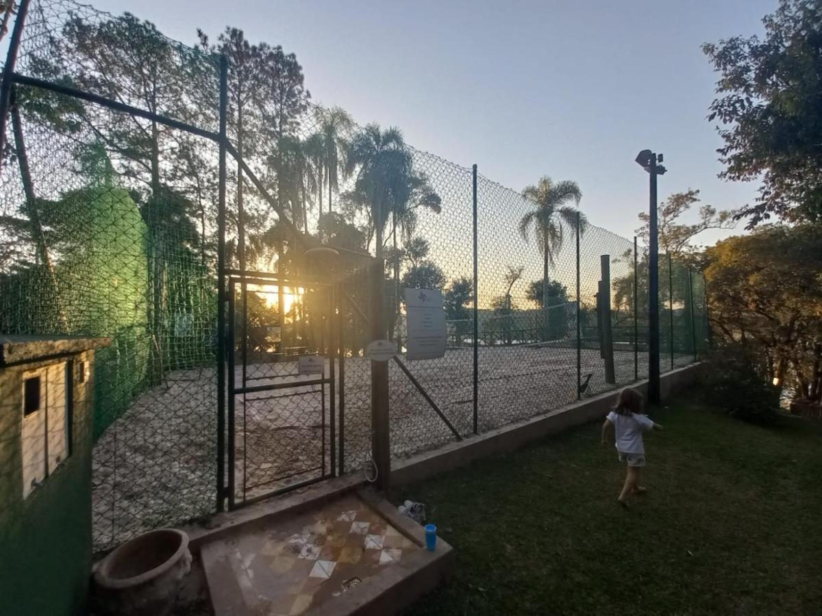Chacara casa de artista a beira da represa Ibiúna Exterior foto