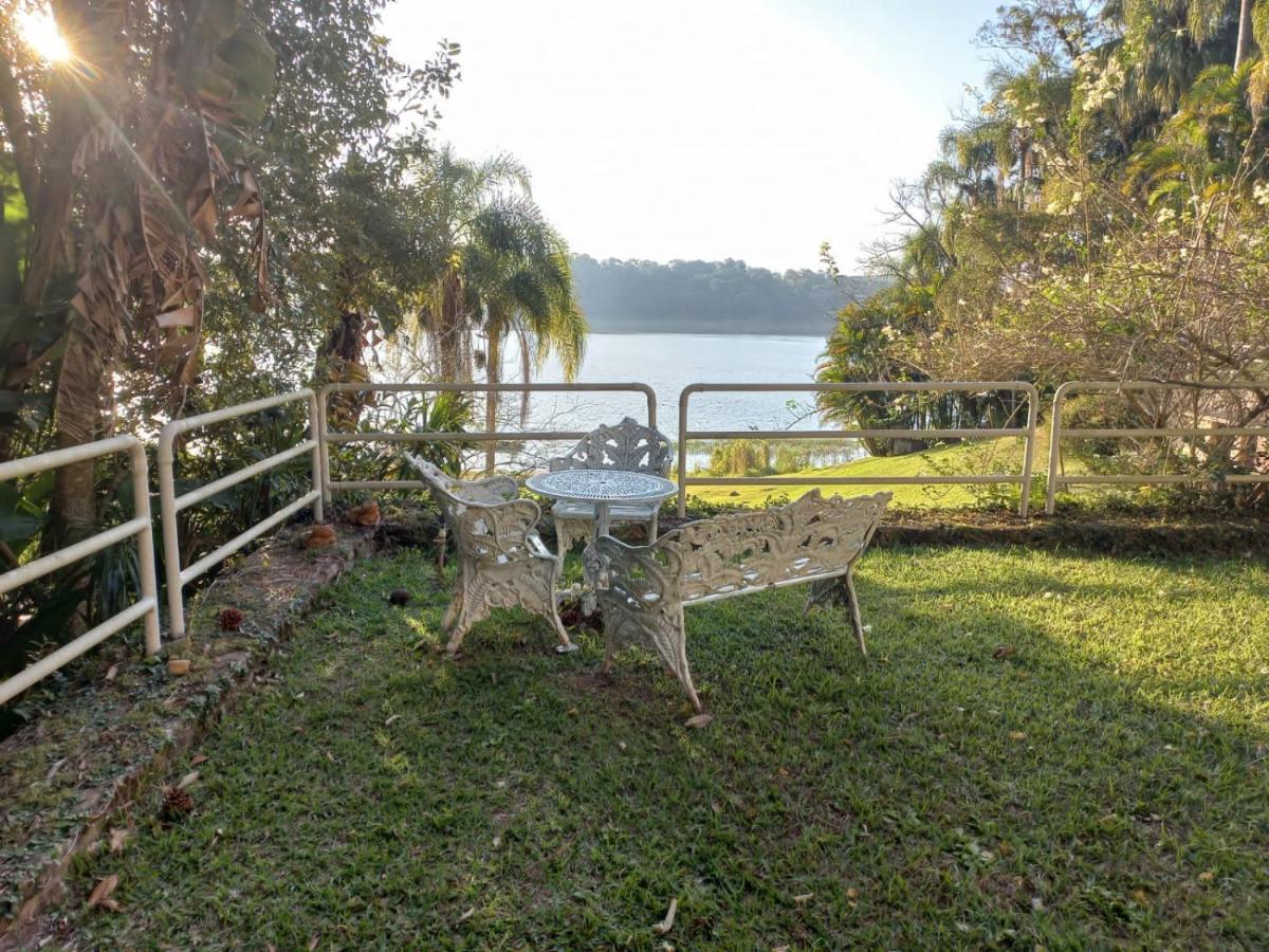 Chacara casa de artista a beira da represa Ibiúna Exterior foto